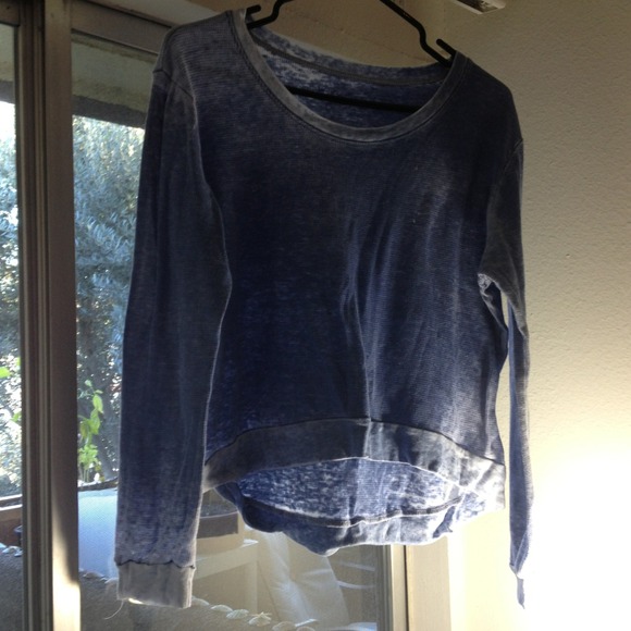 🎉📦SOLD📦🎉 Long sleeve slouch neck tee