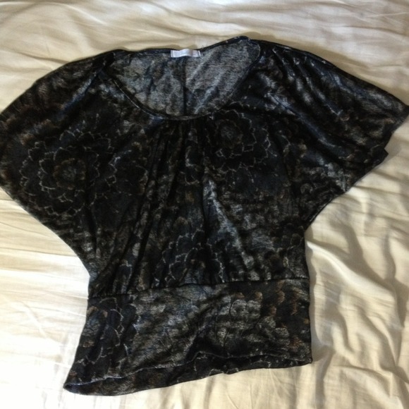 🎉💌SOLD💌🎉Batwing top