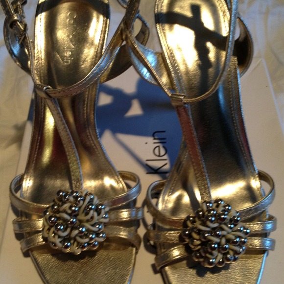 calvin klein size 8 .off white color. - Picture 2 of 4