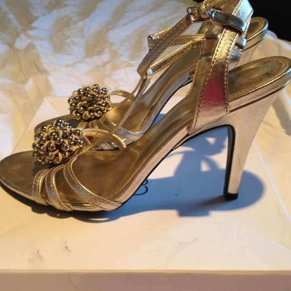 calvin klein size 8 .off white color. - Picture 4 of 4