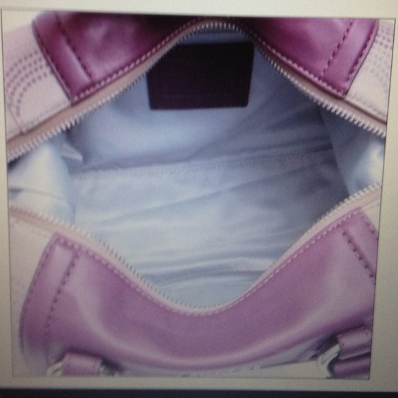 Authentic Coach SOLD @nicolelaurenj - Picture 2 of 3