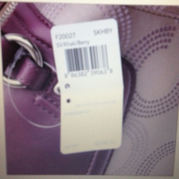 Authentic Coach SOLD @nicolelaurenj - Picture 3 of 3