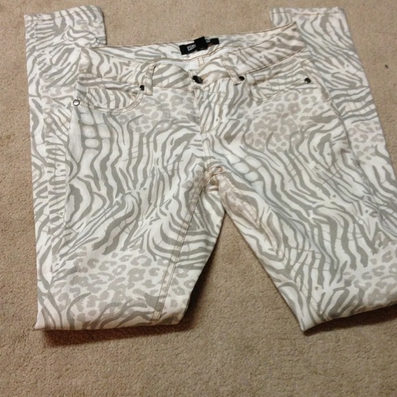 Zebra printed jeans - Picture 3 of 3