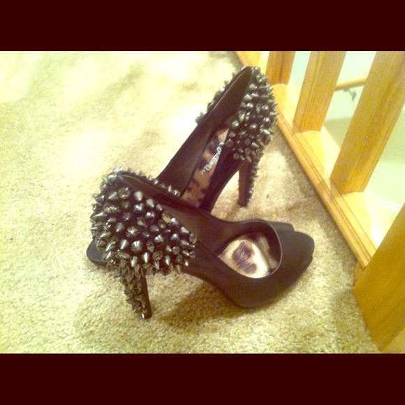 Sam Edelman Black Lorissa Studded Pump!!!