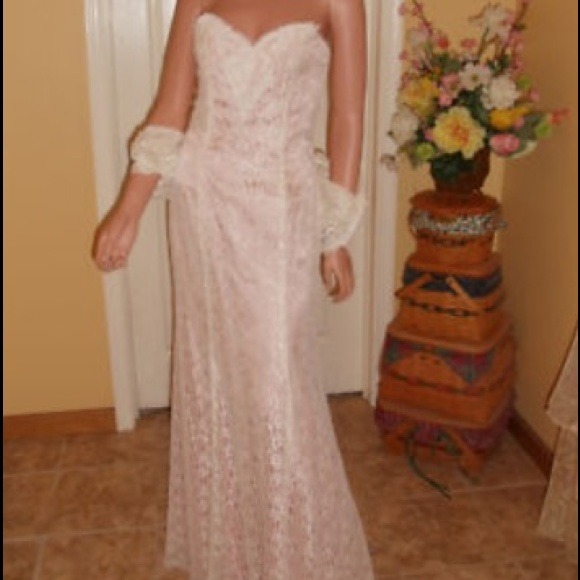 Strapless ivory/blush gown