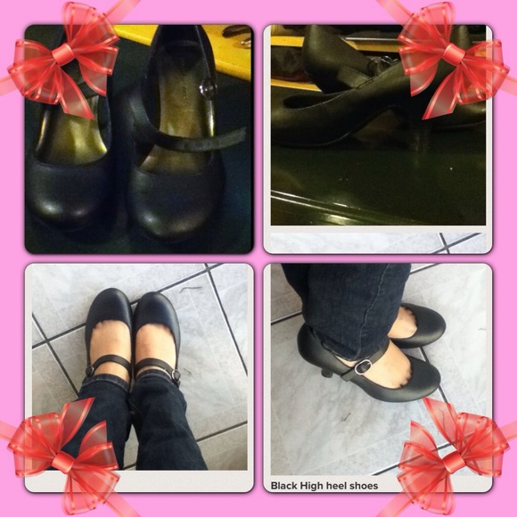 Black High heel shoes