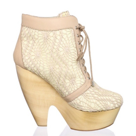 Messeca Julie Boot in Crochet - Picture 2 of 4