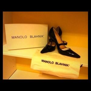 ❗️JUST REDUCED❗️Manolo Blahnik Mary Jane patent.