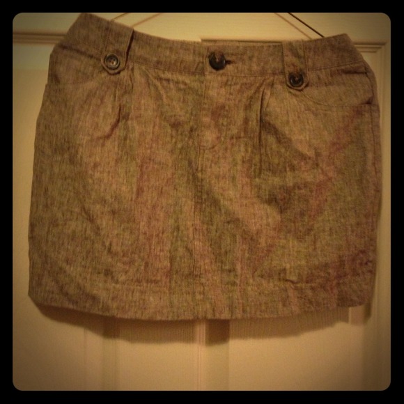 Cute mini skirt. Goes well with everything :)
