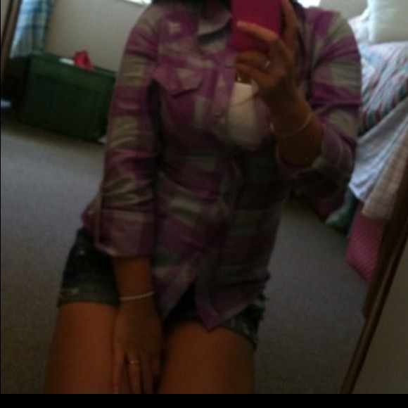 Fox button down shirt⭐sold⭐ - Picture 3 of 3