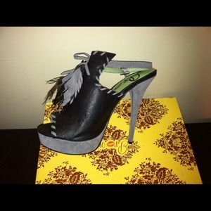 Ladies high fashion heels👠