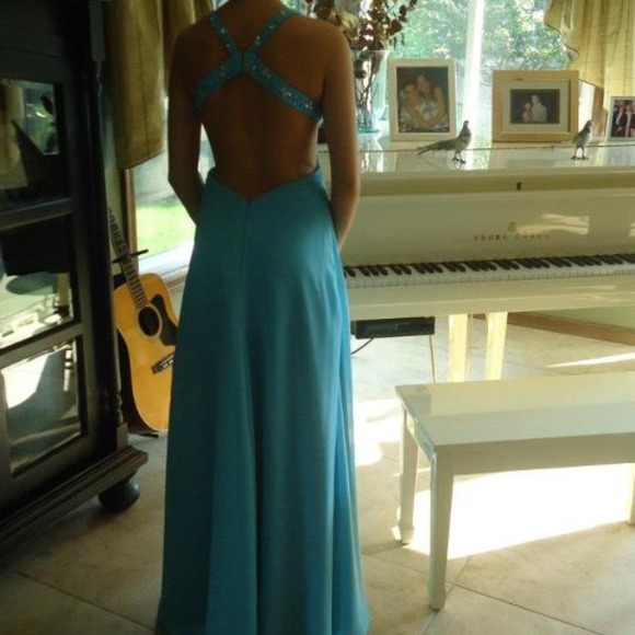 Prom dress - Picture 2 of 3