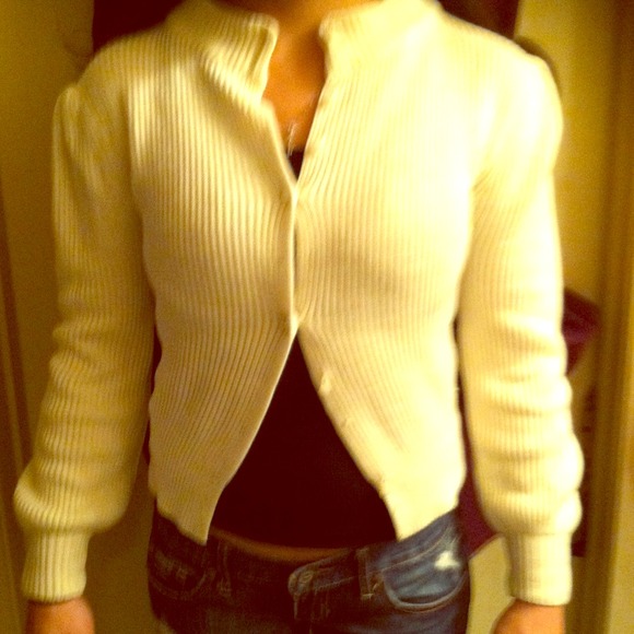 White cardigan with pearl buttons - Picture 1 of 1