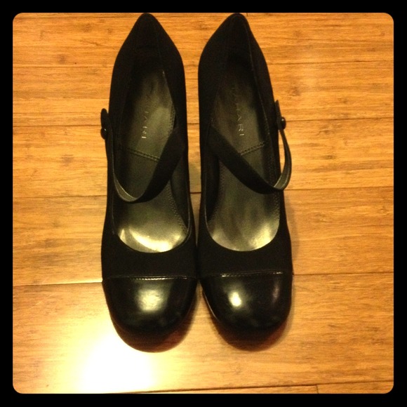 Tahari Mary Jane Pumps