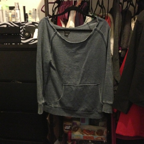 Off the shoulder sweater✨sold⭐