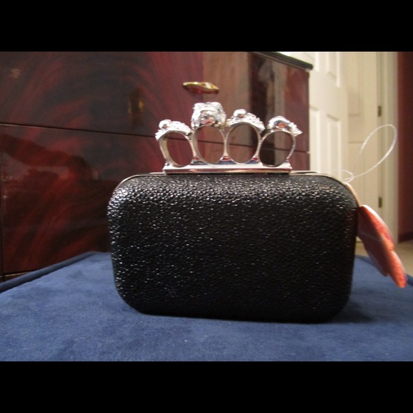 ****Sold****Skull clutch- NEW!