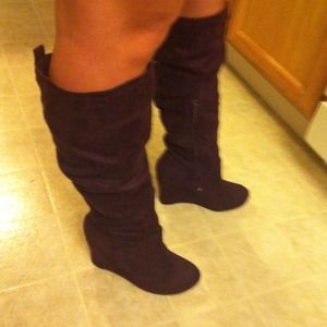 Purple wedge suede boots