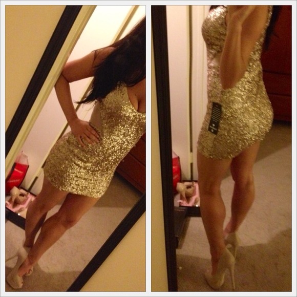 bebe Dresses & Skirts - Gold Sequin 'Bebe' Dress