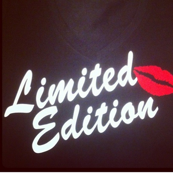 V neck tee