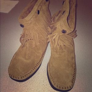 🔴RESERVED🔴 @surferchic Minnetonka booties.