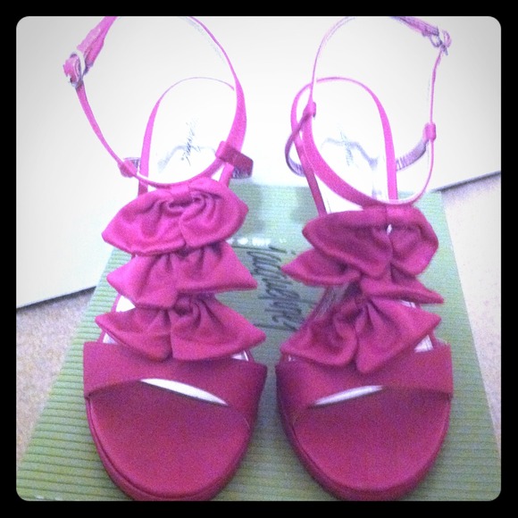 Daphne Fuchsia Ankle Strap 3 inch heel - Picture 1 of 4