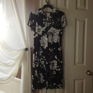 Black and cream floral print dress
