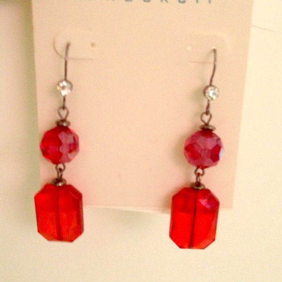 Stunning earrings perfect for any occasion!
