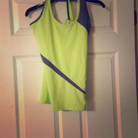 Workout tank size Med NWT!