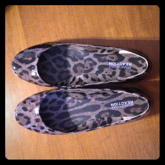 Kenneth Cole Reaction leopard flats