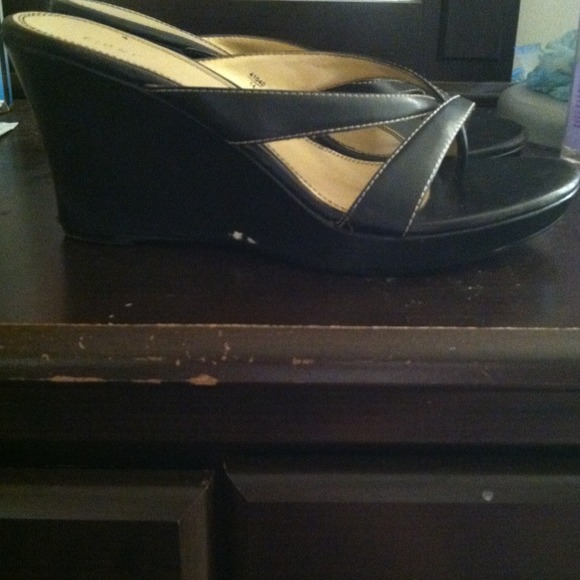 ✨Fioni clogs✨ - Picture 2 of 2