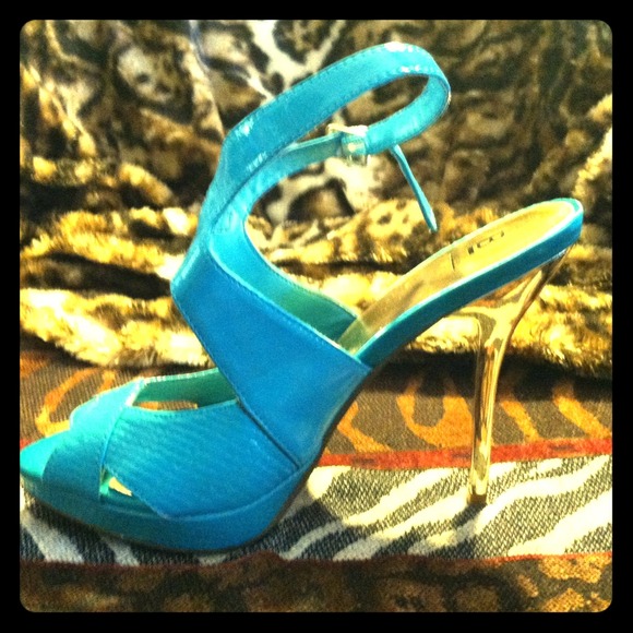 Bakers; Size 8. - Picture 1 of 2