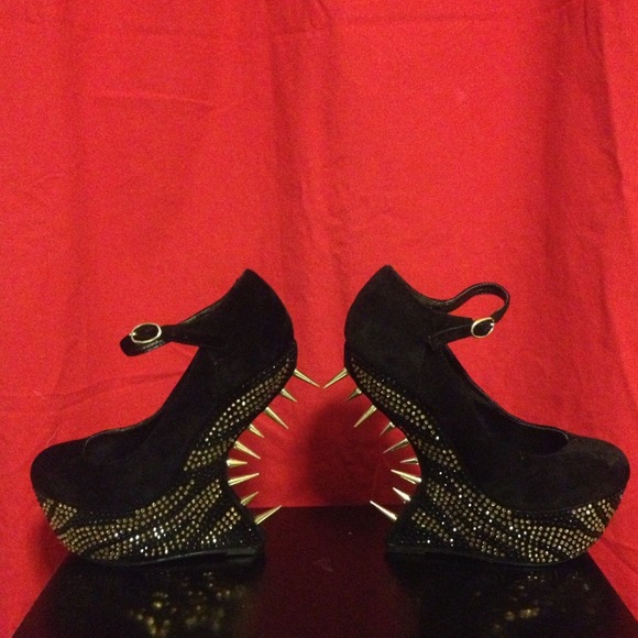 REDUCED Steve Madden ZigZag from $100 MAKE OFEER - Picture 2 of 4