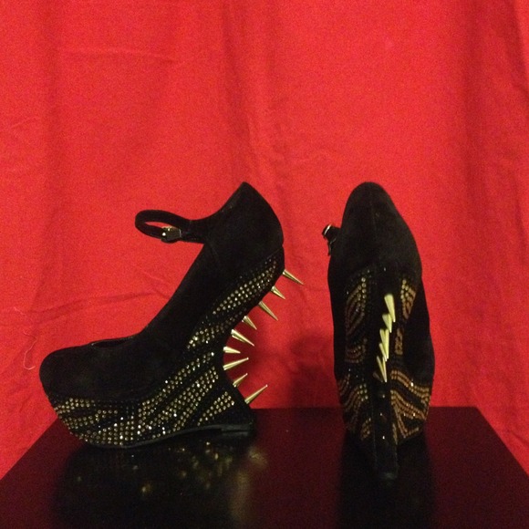 REDUCED Steve Madden ZigZag from $100 MAKE OFEER - Picture 4 of 4