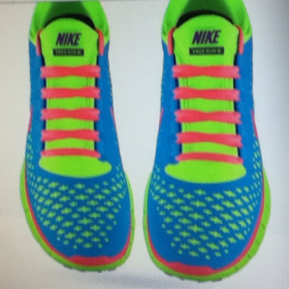 Nike - Picture 2 of 2