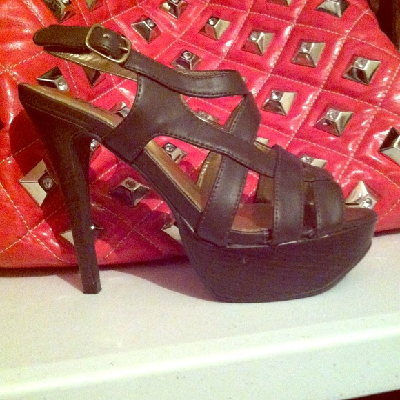 Brown size 7 1/2 From Catos. Never been worn!