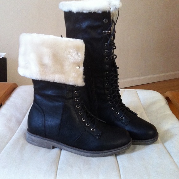 Brand new winter combat boots in box