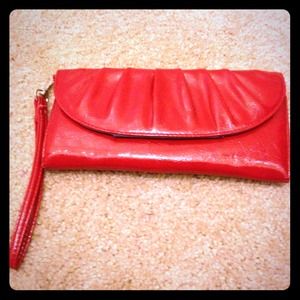 Red clutch