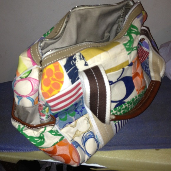 Authentic Coach patchwork purse - Picture 2 of 4