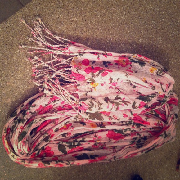 SOLD! Flowery fringe scarf