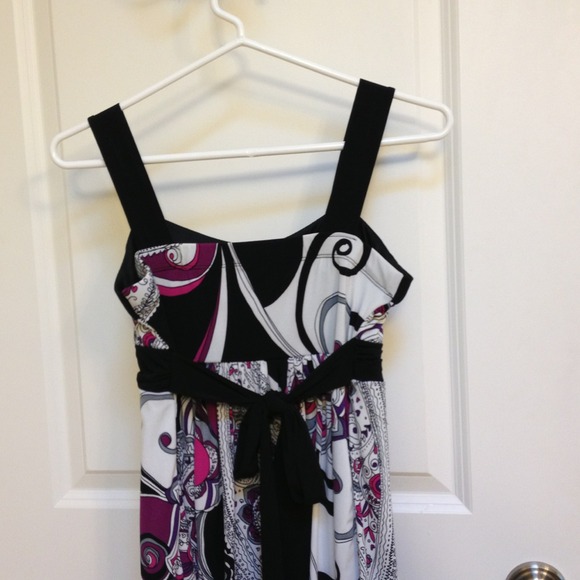 Fun Graphic Dress - Picture 2 of 3