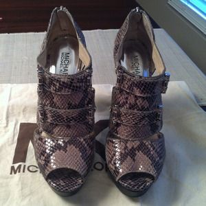 ❤RESERVED bundle*Michael by Michael Kors shoes.