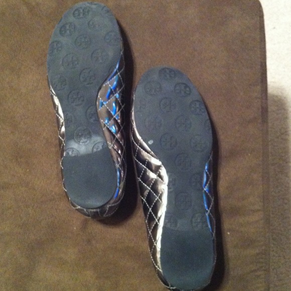 **Traded**Authentic silver quilted gun metal size7 - Picture 2 of 4