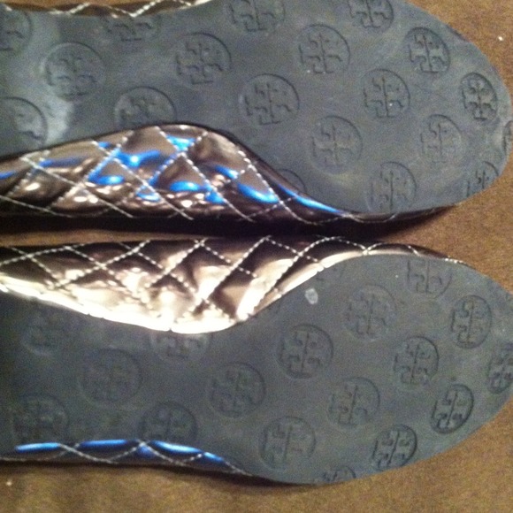 **Traded**Authentic silver quilted gun metal size7 - Picture 3 of 4