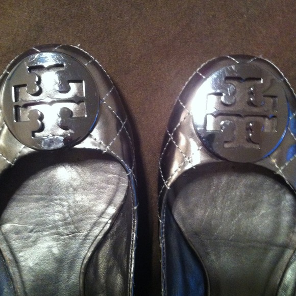 **Traded**Authentic silver quilted gun metal size7 - Picture 4 of 4