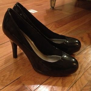 Fioni black heels