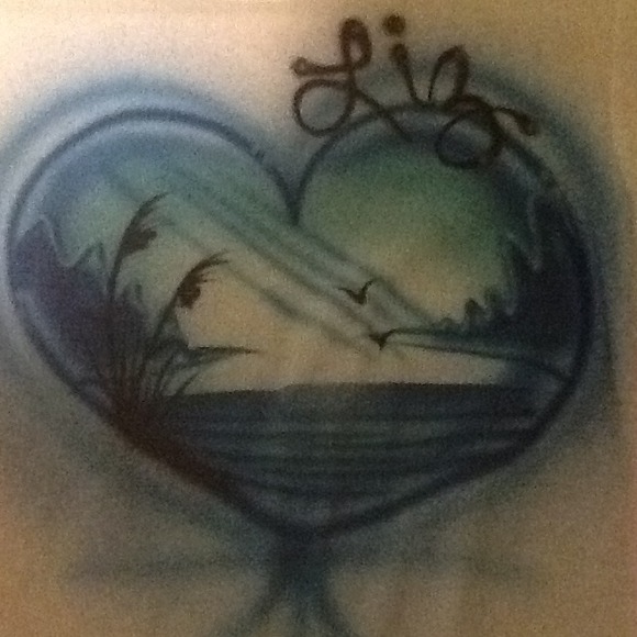 Custom hand made airbrushed items. - Picture 3 of 3