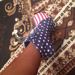 ✋SOLD!! ✋Jeffrey Campbell's inspired heels