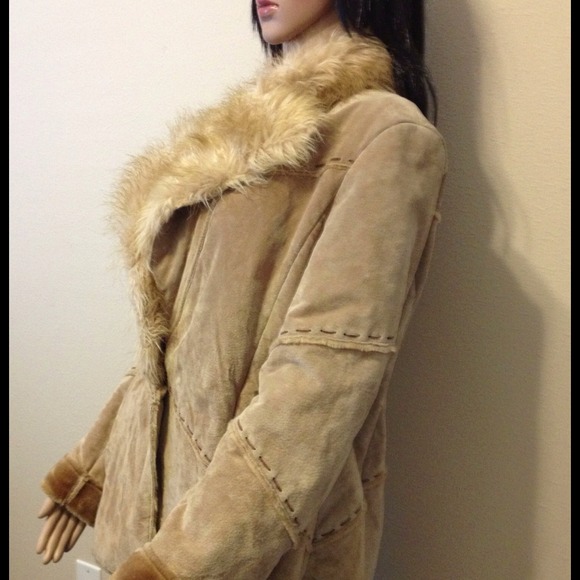**SOLD**Leather Suede Jacket with Faux Fur Collar - Picture 2 of 3