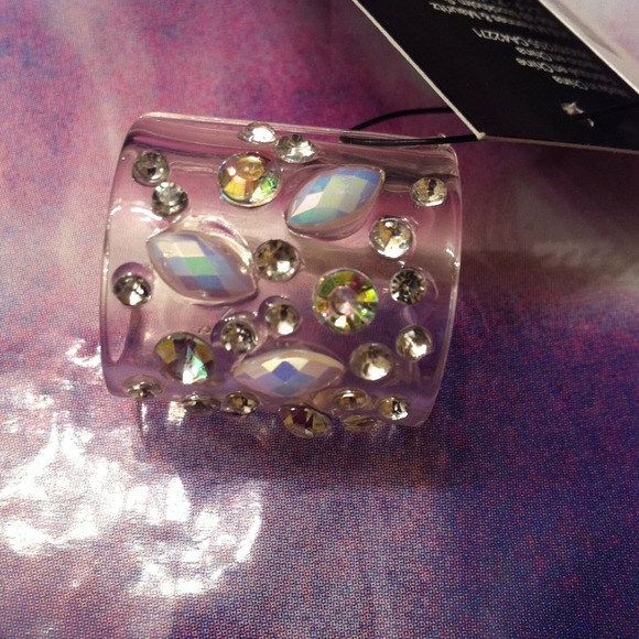 SOLDH&M Clear Sparkle 3 Piece Jewelry Set - Picture 2 of 4