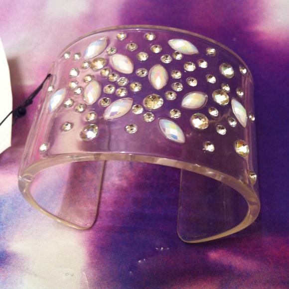 SOLDH&M Clear Sparkle 3 Piece Jewelry Set - Picture 3 of 4